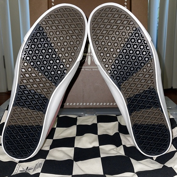 New VANS VAULT X Taka Hayashia TH SK8 Skool LX in Nubuck Leather Old Rose/ Black - Picture 12 of 16